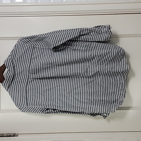 beachlunchlounge collection button down gray and white stripe long sleeve - Picture 3 of 4